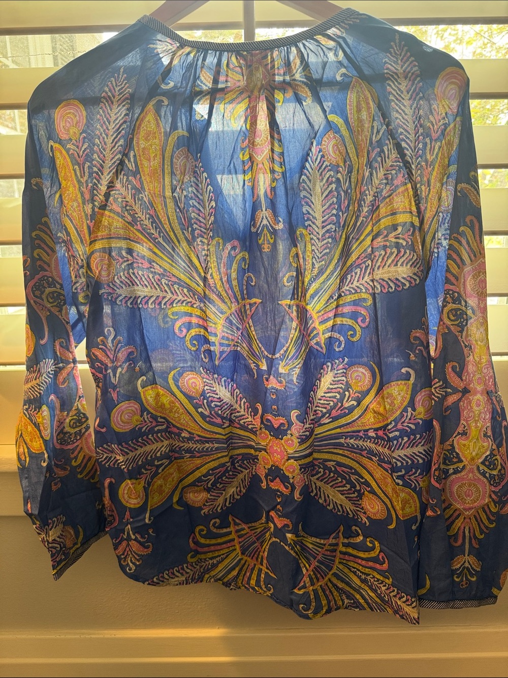 Beautiful blouse - Picture 4 of 6